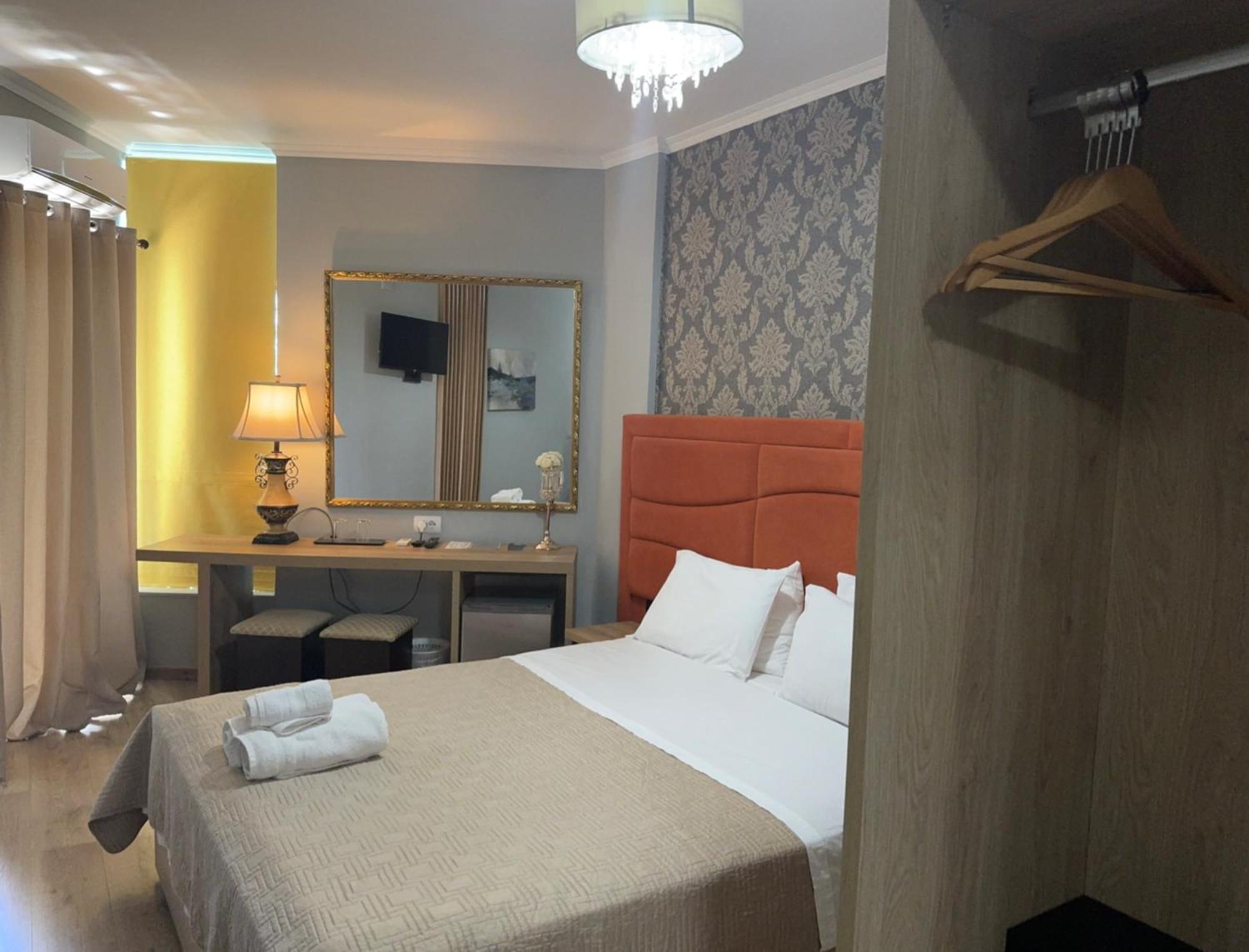 Hotel Royal Saranda Dış mekan fotoğraf