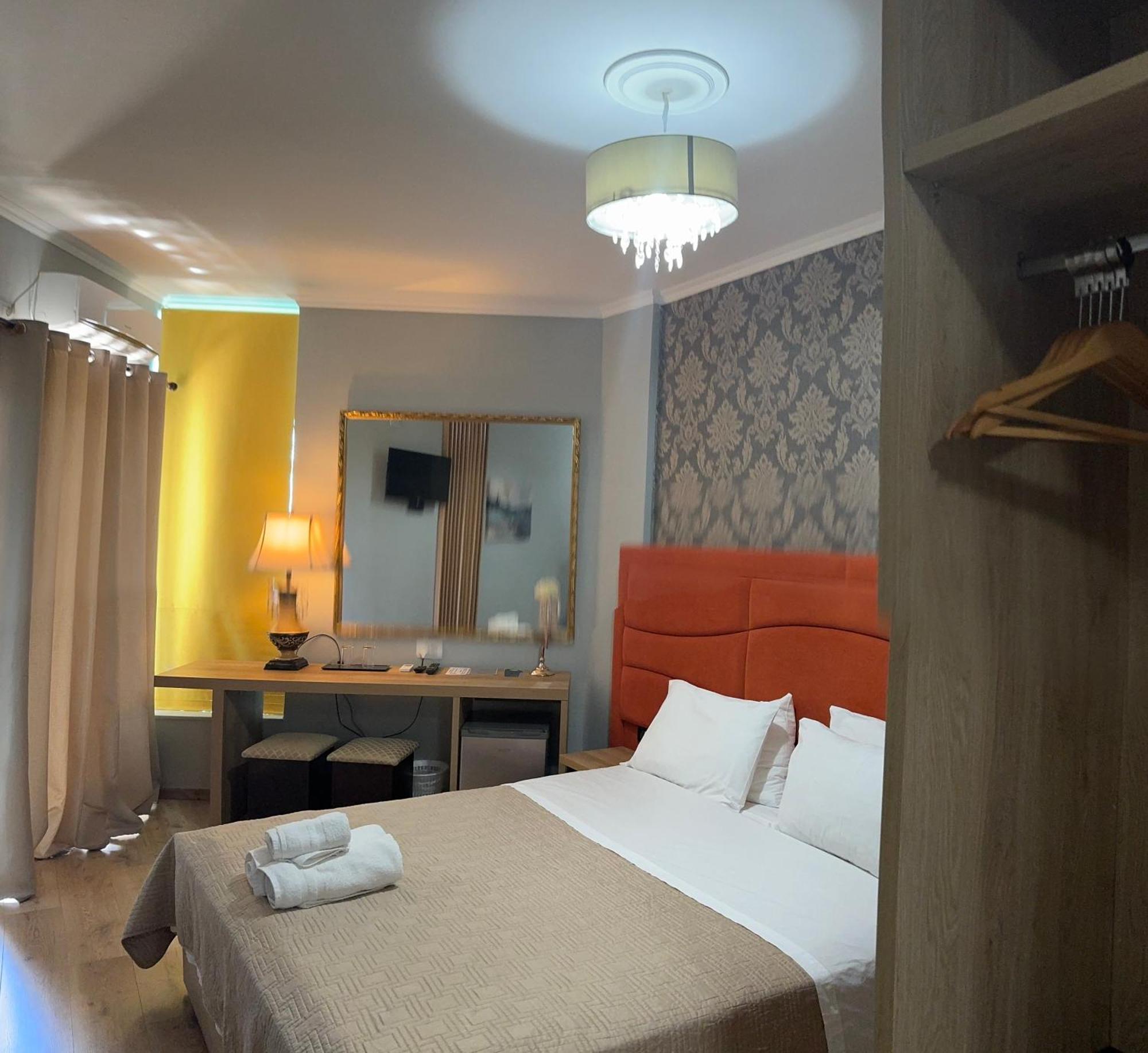 Hotel Royal Saranda Dış mekan fotoğraf